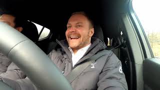 Valtteri Bottas en Guanyu Zhou proberen Alfa Romeo Tonale [upl. by Golanka]