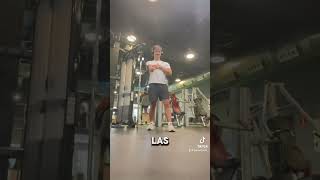 Un día con un lisiado 🥲 humor adrian2505 gym gimnasio lesion lesionesdeportivas muñeca [upl. by Champagne749]