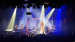 Sofi Tukker  Matadora Live Melkweg 18092018 [upl. by Alyel]