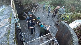 AAPPMA Annecy Rivières Entretien Passe à Poissons [upl. by Leake]