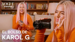 ¿Qué hay en el bolso de Karol G  VOGUE España [upl. by So]