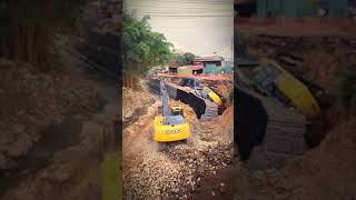 Detik detik excavator terperosok ke dalam parit excavator truck viralvideo [upl. by Amlet]