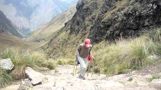 Llegando a Warmiwañusca  Camino del Inca [upl. by Natanhoj]