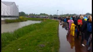 Avondvierdaagse in natte omstandigheden [upl. by Applegate]