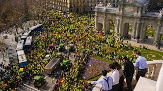 Espagne  les agriculteurs ont manifesté dans la capitale contre les politiques de lUE [upl. by Raviv]