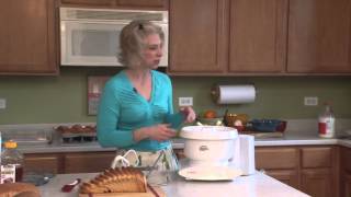 Part 3 Kim Loves her Bosch Universal Plus Mixer amp How to Make Cinnamon Roll Icing [upl. by Bowerman938]