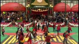 Macys Thanksgiving Day Parade Finale  Stagedoor Manor  Santa Claus  I Believe [upl. by Hillell850]