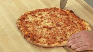 60Second Video Tips Baking a Perfect ThinCrust Pizza [upl. by Asiole]