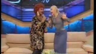 Raffaella Carrà e Celia Cruz  Guantanamera  Hola Raffaella [upl. by Jennifer]