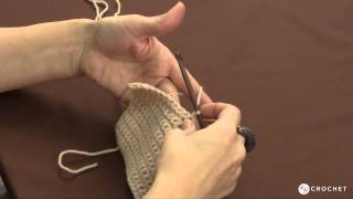 How to Hold a Crochet Hook amp Yarn [upl. by Oznofla]