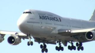 Air France 747 Fancy Landing Moves in Boston 3122011 [upl. by Larson]