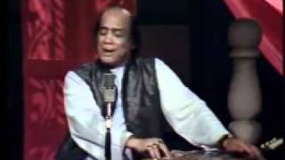 Muhabbat Karne Wale Kam Na Honge  Mehdi Hassan  Live [upl. by Wernher]