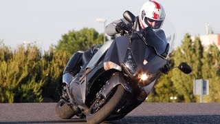 Prueba Yamaha TMAX 530 2012 [upl. by Rbma]