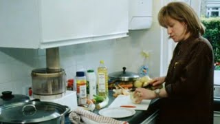 An Extremely rare insight in the role of a Hasidic woman in 2000 ▪︎ Stamford Hill [upl. by Elleval]