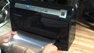 FoodSaver Vacuum Sealing Kit Demo [upl. by Damalas996]