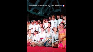 Bule Eropa Mahir Main Gamelan Bali  Balinese Gamelan Played By Europeans [upl. by Aseen]