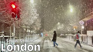 London in heavy snow storm Dec 2022 Incredible sights [upl. by Thurstan]