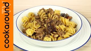 Fusilli con cipolle di Tropea e salsiccia [upl. by Ayotnom275]