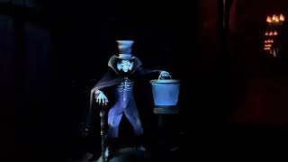 We finally got to see the Hatbox Ghost on Haunted Mansion Disneys Magic Kingdom Walt Disney World [upl. by Amoihc]