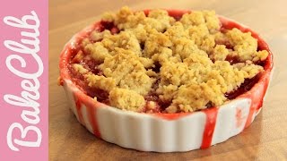 ErdbeerRhabarberCrumble  BakeClub [upl. by Junie154]