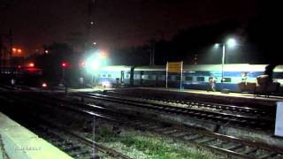 86 INDIAN RAILWAYS  Parallel Action at Night  Jhelum amp Chattisgarh Express trains arrive together [upl. by Ademla203]