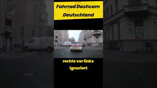 Taxifahrer ignoriert Vorfahrt [upl. by Tselec625]