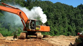 He drove an excavator and helped the construction site repair a broken 350 excavator [upl. by Sivram]