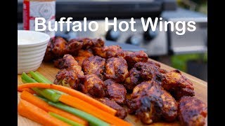 Buffalo Hot Wings  Chicken Wings vom Grill [upl. by Laleb]