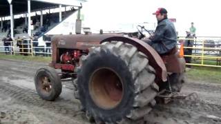 international w450 1958 tractor pull 2010 [upl. by Dex263]