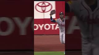 Absolutely insane catch Been so many amazing this week but this is MLB catch of the year [upl. by Htennaj]