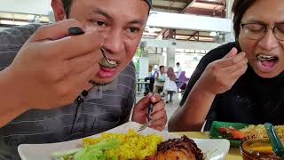 Must Try Nasi Ayam Bakar Geylang Serai  Food Info [upl. by Corella546]