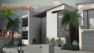 Jay and Glorias House From Modern Family  140K Exterior  Bloxburg Speed Build  Roblox [upl. by Yruok]