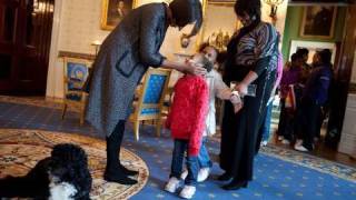 Raw Video The First Lady Surprises Tour Visitors [upl. by Burl312]