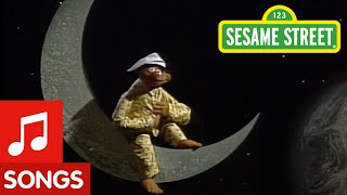 Sesame Street I Dont Want to Live on the Moon [upl. by Jeffie]