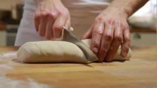 Pizzadeeg maken – recept – Allerhande [upl. by Akyssej]