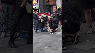 Man with machete gets arrested by plainclothes at busy Saturday evening Leicester Square London [upl. by Malvina]