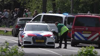 Ernstig ongeval Vondellaan Ridderkerk  Ambulances met politiebegeleiding naar het ziekenhuis [upl. by Naxela]