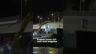 CAROLABRÜCKE Kawumm Hier kracht ein weiterer Teil der Brücke in Dresden zusammen shorts [upl. by Ijies851]