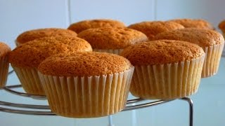 Receta básica de Cupcakes  Como hacer Bizcocho para Cupcakes Fácil [upl. by Lauer]