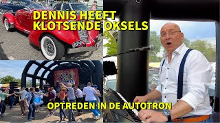 Dennis doet met klotsende oksels een muzikaal optreden tijdens Rock around the Jukebox beurs [upl. by Marl847]