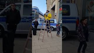 MartinBuberSchule Marl zeigt Flagge für Europa und gegen Rassismus am 2132019 SAM 9154 [upl. by Lowndes]