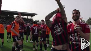 La Casertana e i suoi tifosi festeggiano cantando quotAmandotiquot [upl. by Launam]