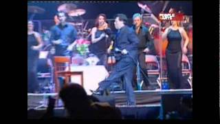 Fuerte y dura caida de Juan Gabriel en vivo en el excenario [upl. by Novia274]