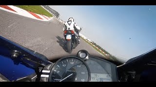 SFIDA IMPOSSIBILE Yamaha TMAX vs Yamaha R6 IN PISTA [upl. by Erot]