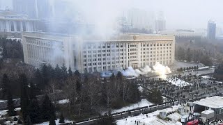 quotDutzende Totequot unter Demonstranten bei Protesten in Kasachstan [upl. by Aerdnak]