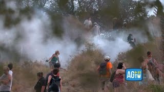 Niscemi tensione tra polizia e manifestanti No Muos reti tagliate e lancio di lacrimogeni [upl. by Falcone219]