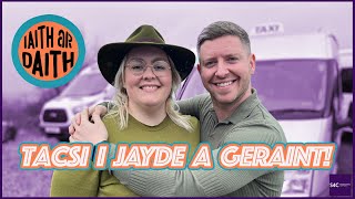 Blas oIaith Ar Daith  Tacsi i Jayde a Geraint 🚕🏴󠁧󠁢󠁷󠁬󠁳󠁿 [upl. by Etnaud200]