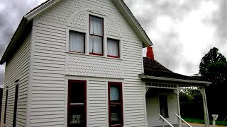 Villisca Ax Murder House Tour [upl. by Akirdnas]