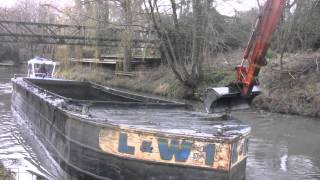 COTSWOLD CANALS dredging Stroudwater Canal at Ryeford [upl. by Arst]