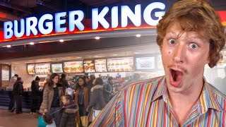 Meneer eet uit de prullenbak bij de Burger King op Schiphol [upl. by Yenwat342]